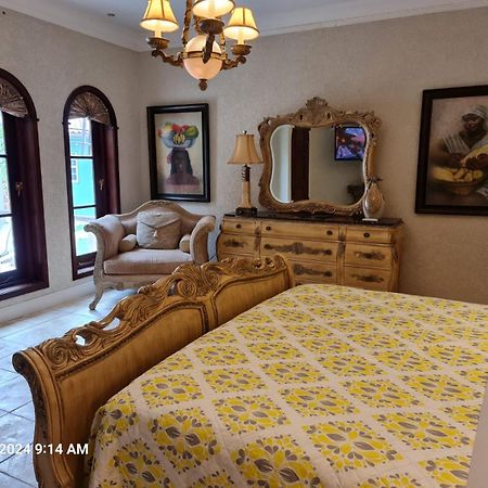 Sandpiper Beach Apartments Palm Beach ภายนอก รูปภาพ
