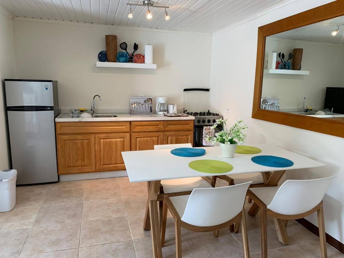 Sandpiper Beach Apartments Palm Beach ภายนอก รูปภาพ