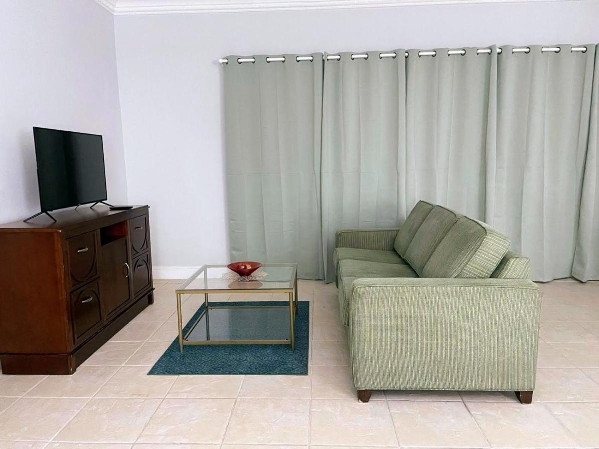 Sandpiper Beach Apartments Palm Beach ภายนอก รูปภาพ